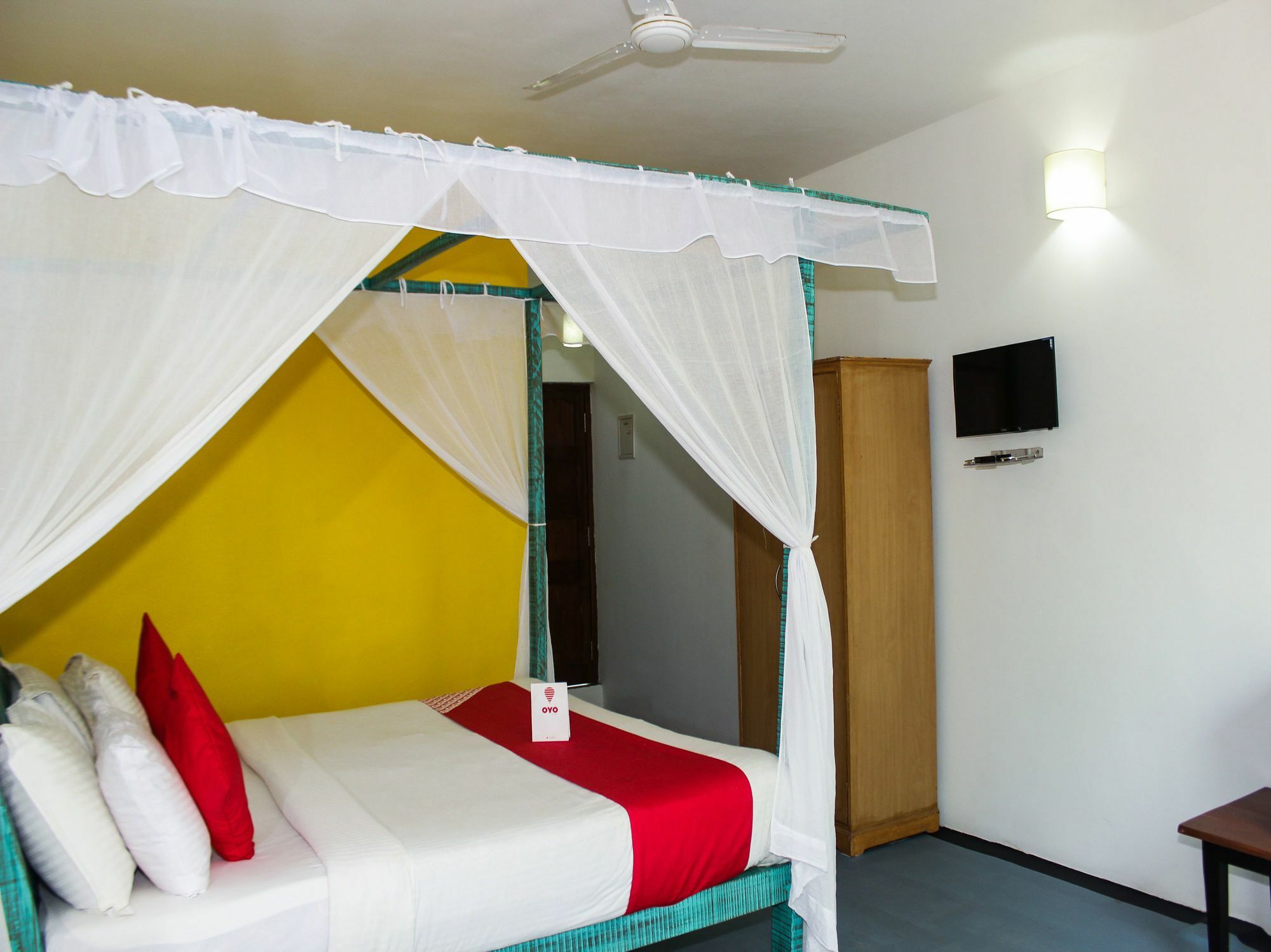 Rock Bite Hotel Morjim Ngoại thất bức ảnh