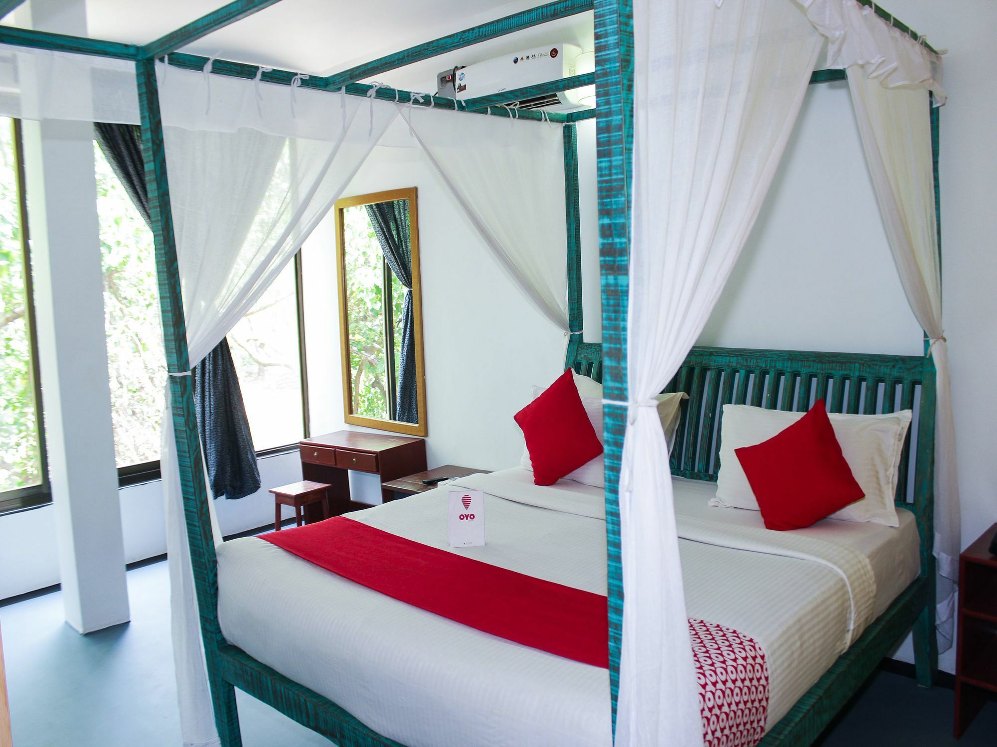 Rock Bite Hotel Morjim Ngoại thất bức ảnh