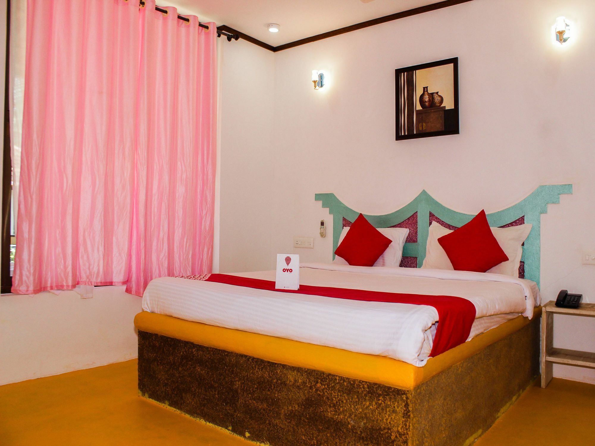 Rock Bite Hotel Morjim Ngoại thất bức ảnh