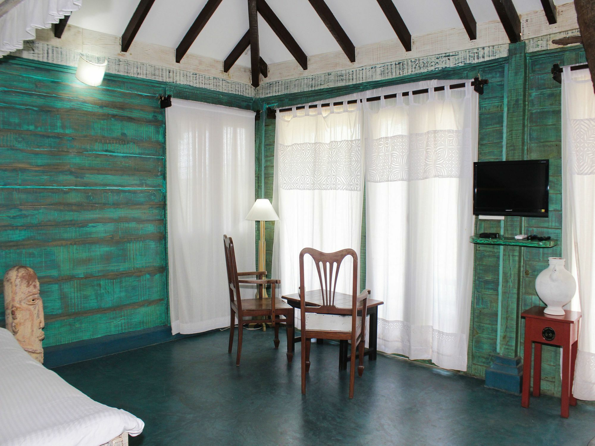 Rock Bite Hotel Morjim Ngoại thất bức ảnh