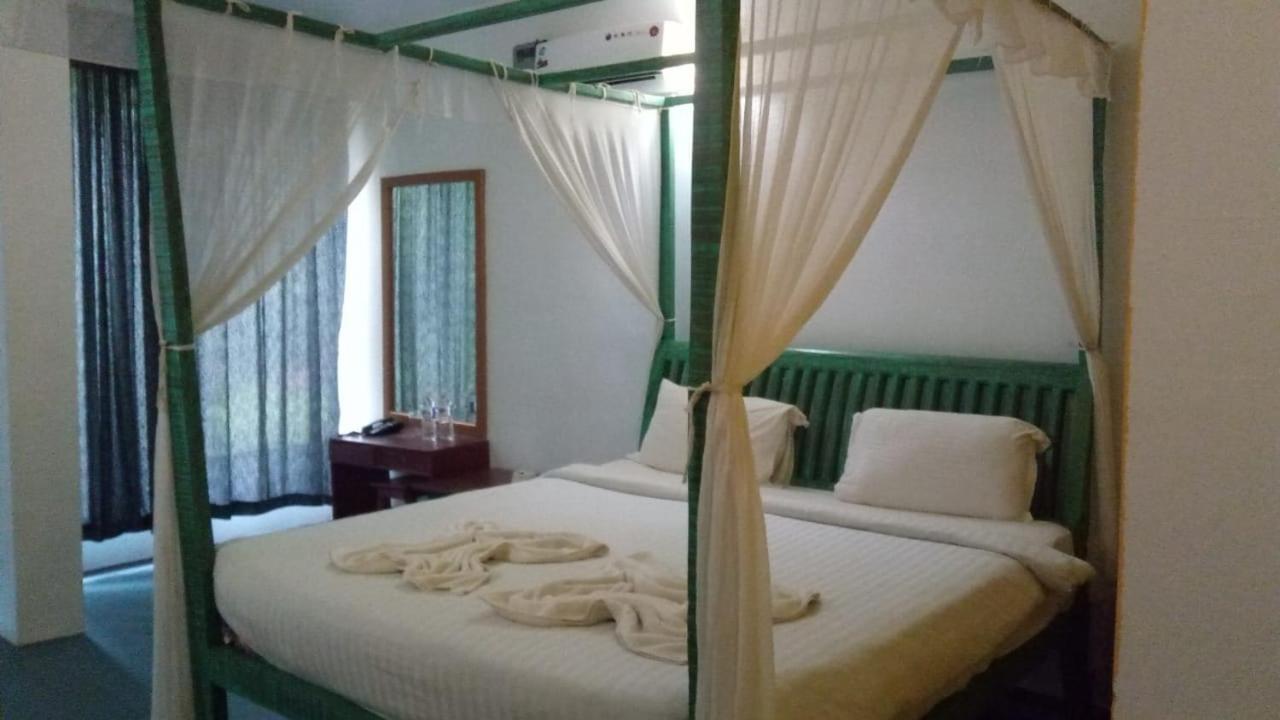 Rock Bite Hotel Morjim Ngoại thất bức ảnh